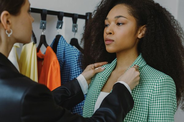 Comment recréer les looks iconiques des années 90